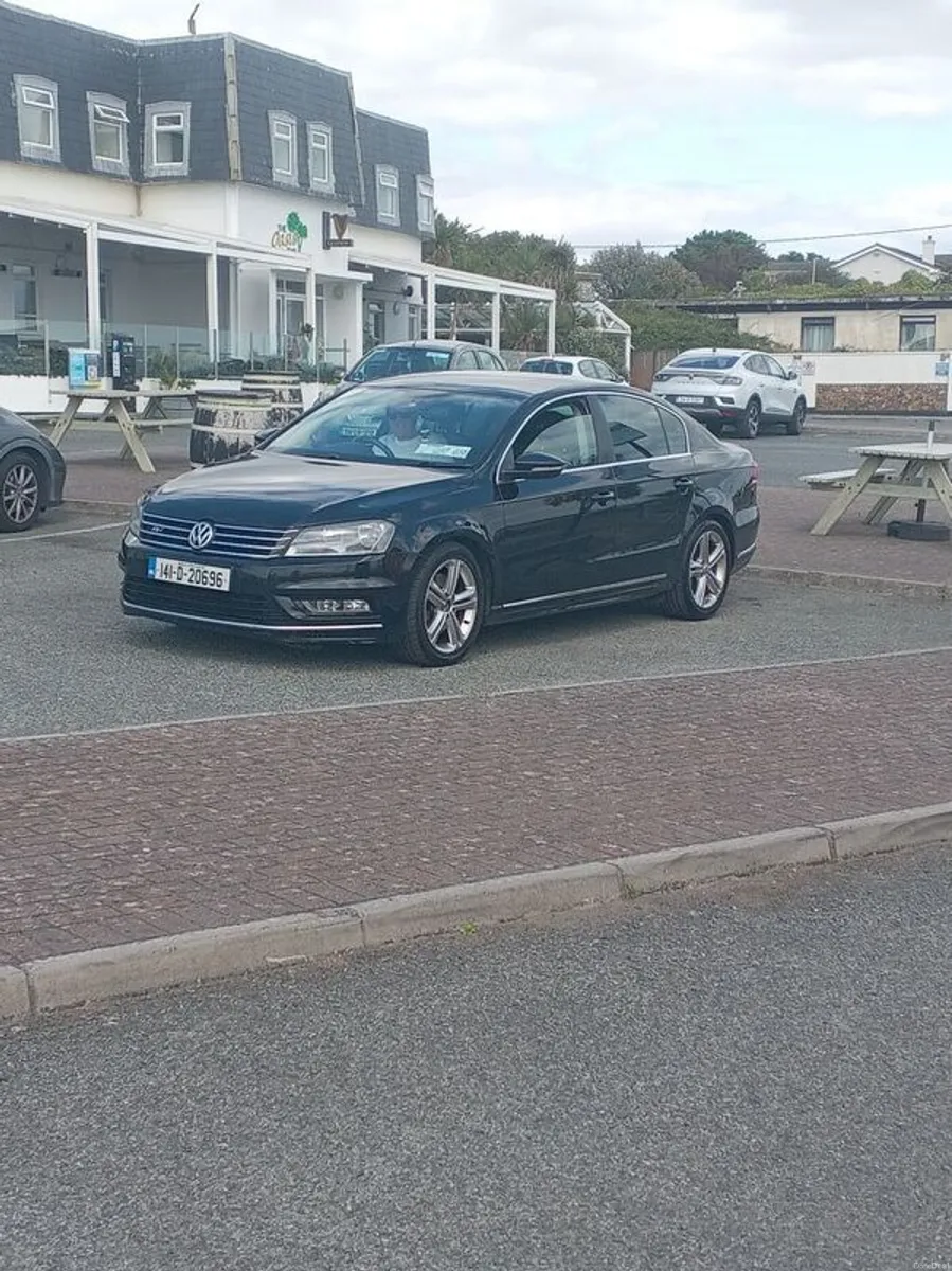 2014 Volkswagen Passat R line - Image 2