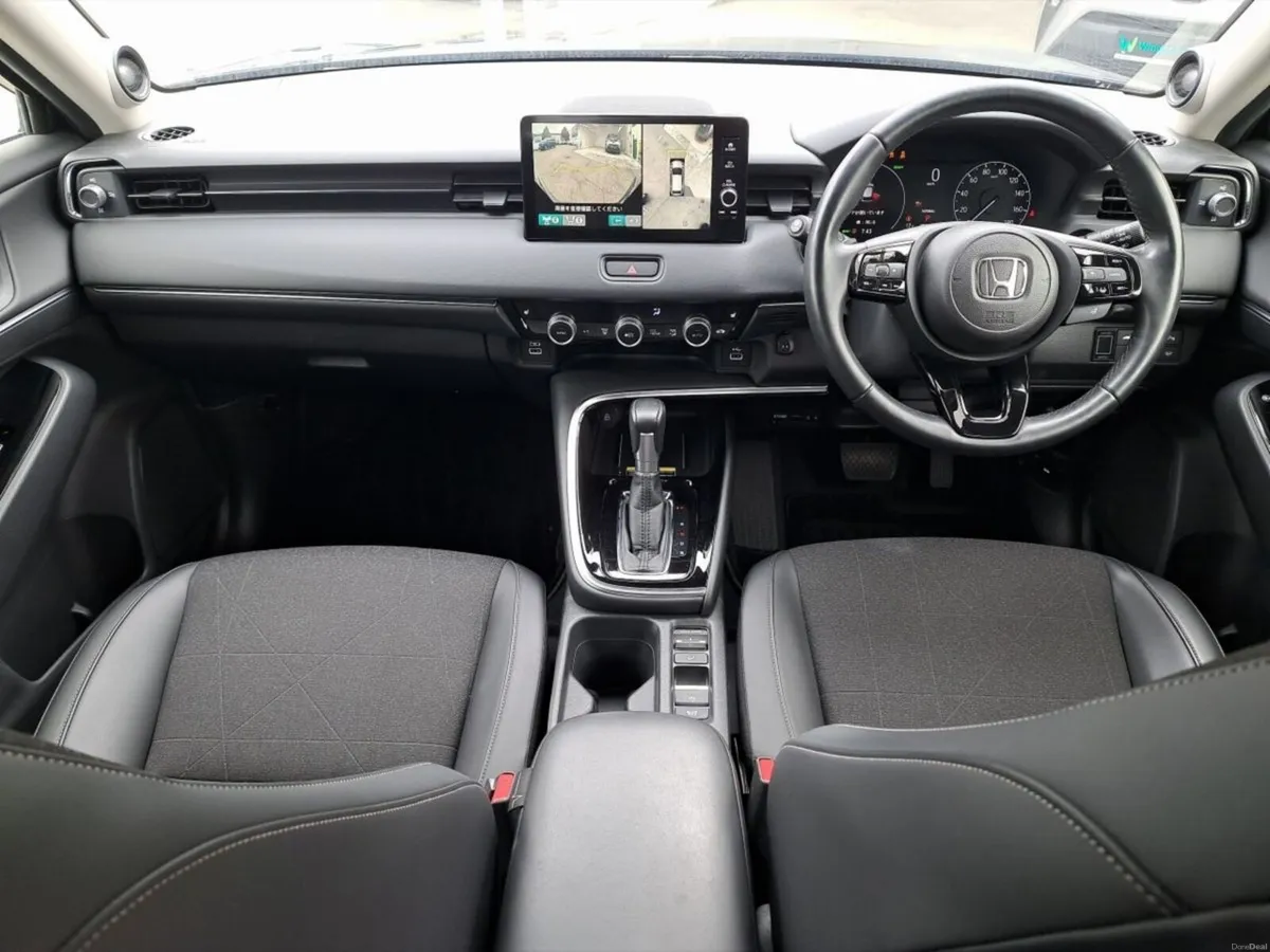 Honda Vezel Z HYBRID AUTO - Image 3