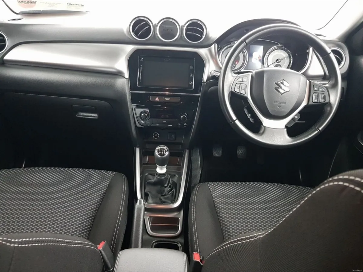 Suzuki Vitara 1.4 Hybrid SZ4 MT - Image 3