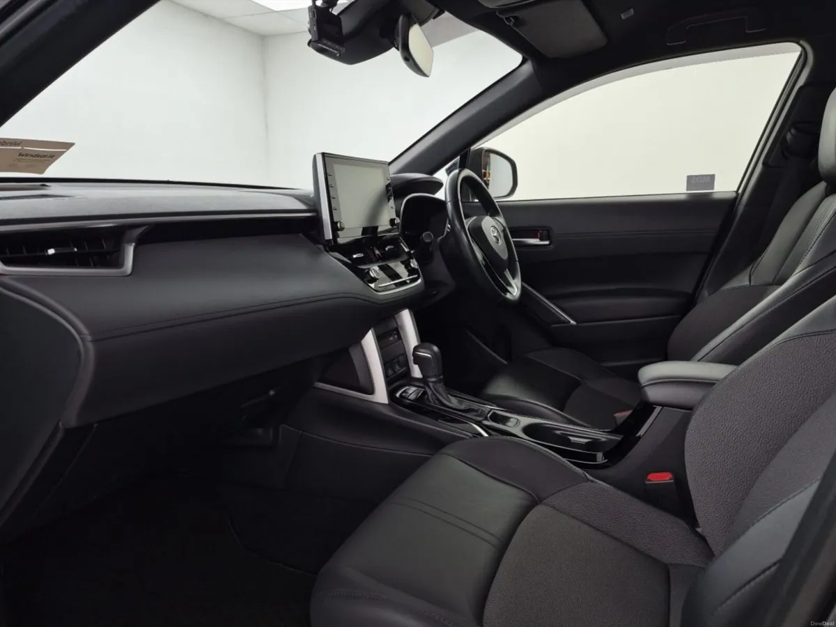 Toyota Corolla Cross 1.8 Hybrid Z Spec - Image 4