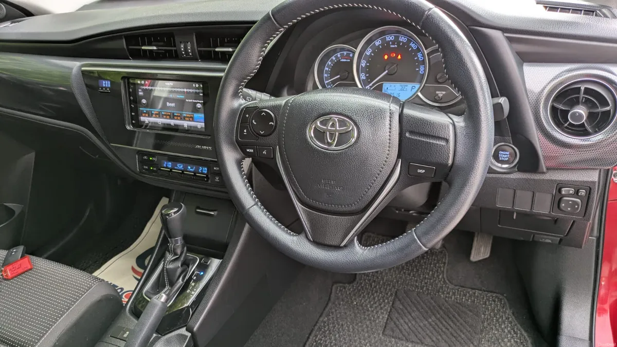 Immaculate Toyota Auris 1.5 Petrol NOT HYBRID, 201 - Image 4