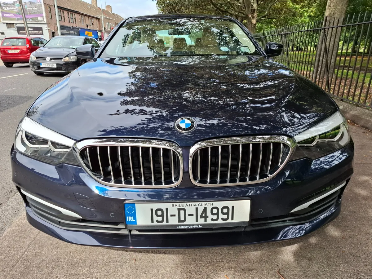 2019 BMW 520i IVORY LTHR only 40000kms - Image 2