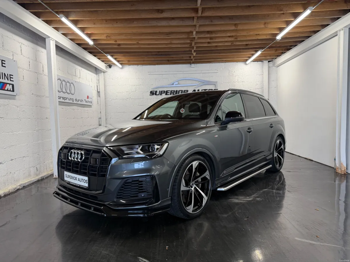2023 Audi Q7 S-Line 55TFSI E Quattro Black Edition - Image 1