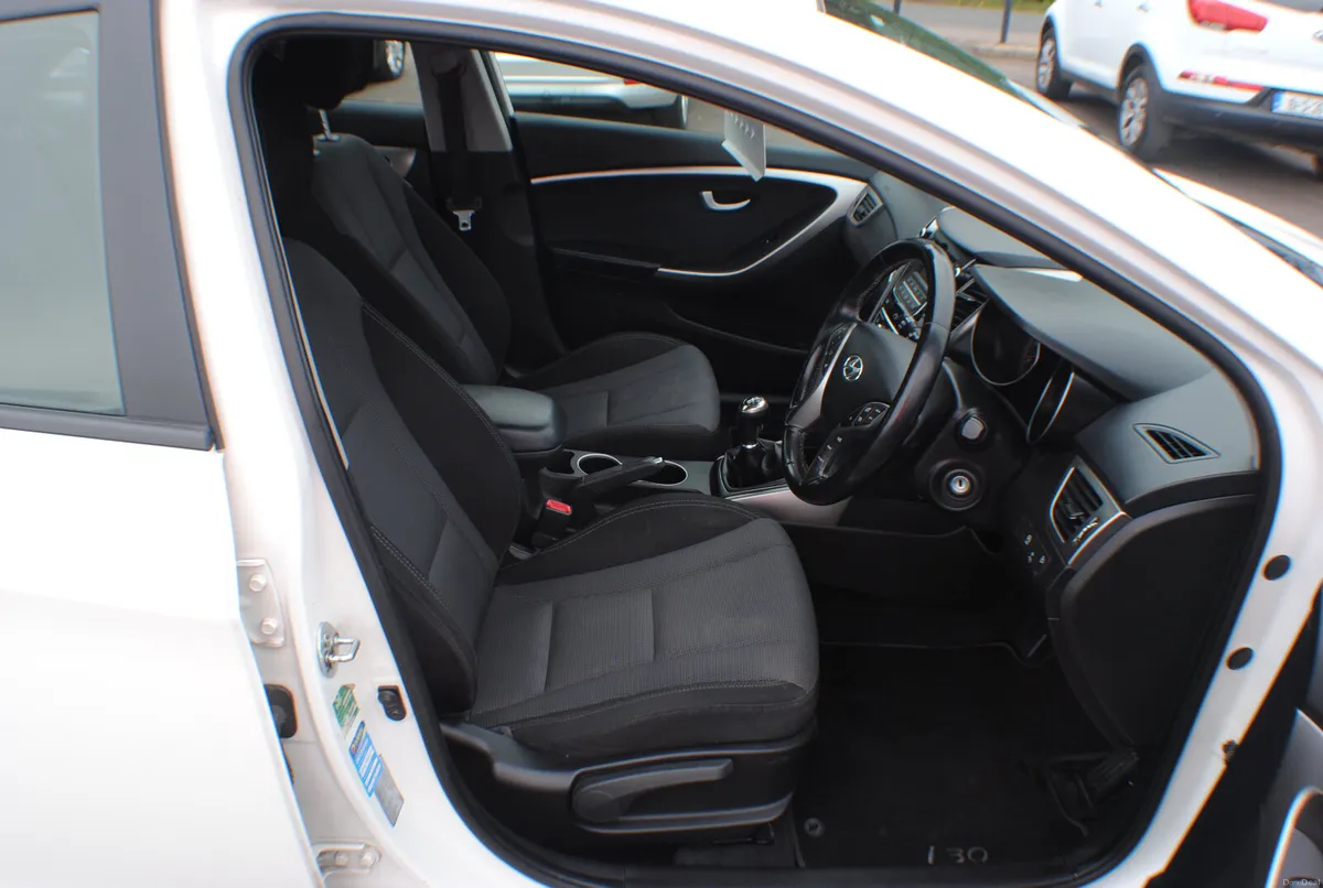Hyundai i30 2013 1.6 DELUXE 5DR - Image 4
