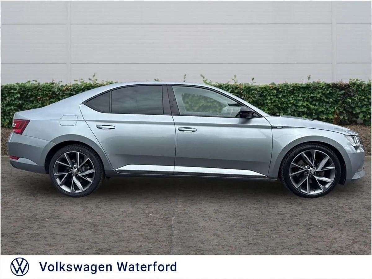 Skoda Superb 2.0 TDI 150bhp Sportline DSG - Image 4