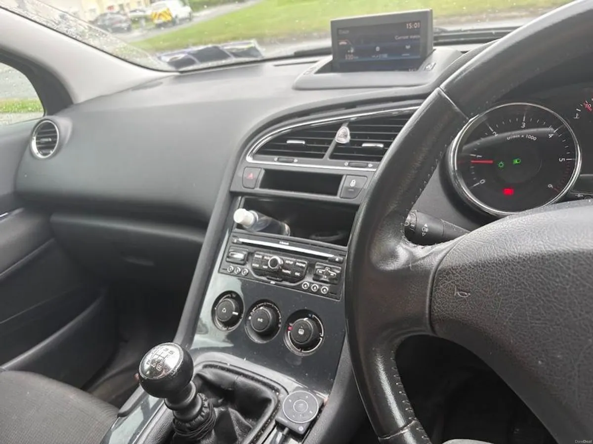 2011 Peugeot 5008 - Image 2