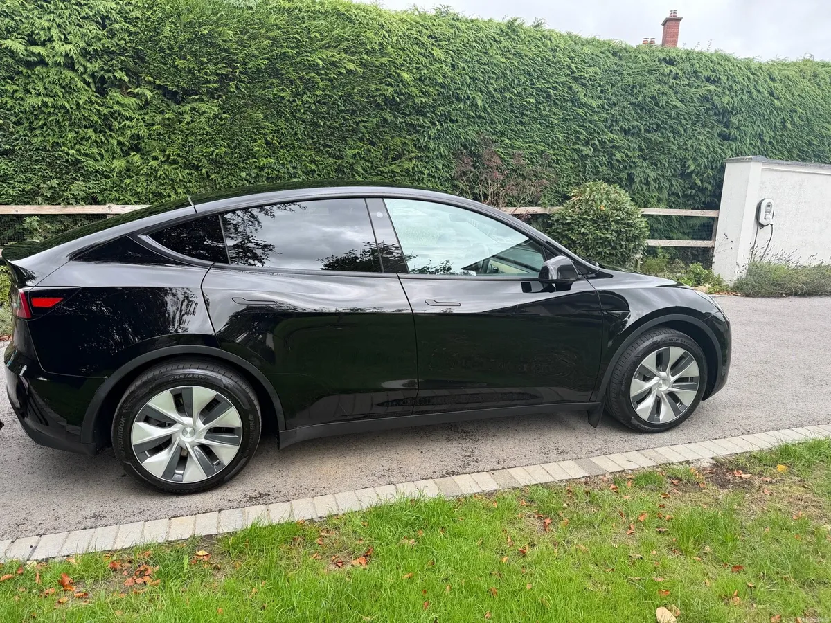Tesla Model Y 2023 - Image 4
