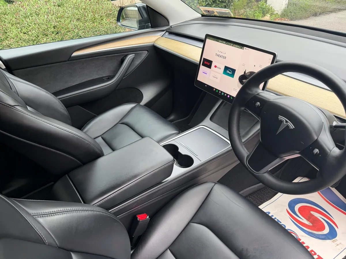 Tesla Model Y 2023 - Image 6