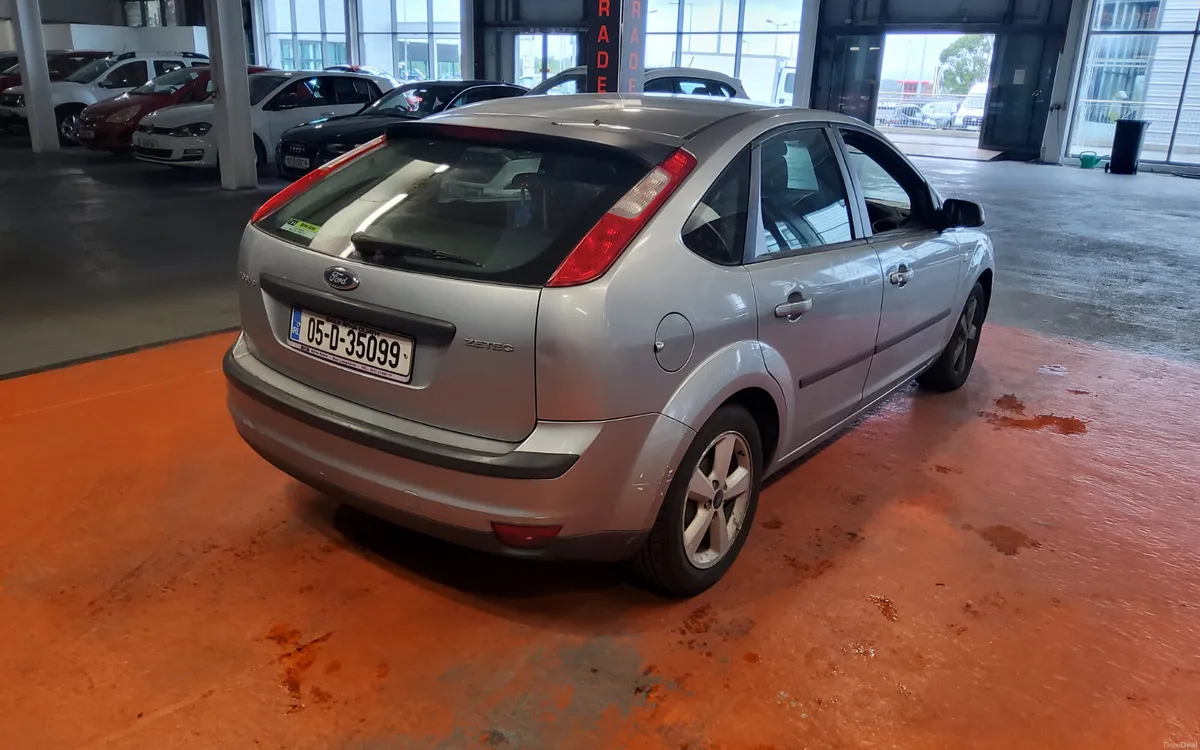 Ford Focus 2005 - Image 2