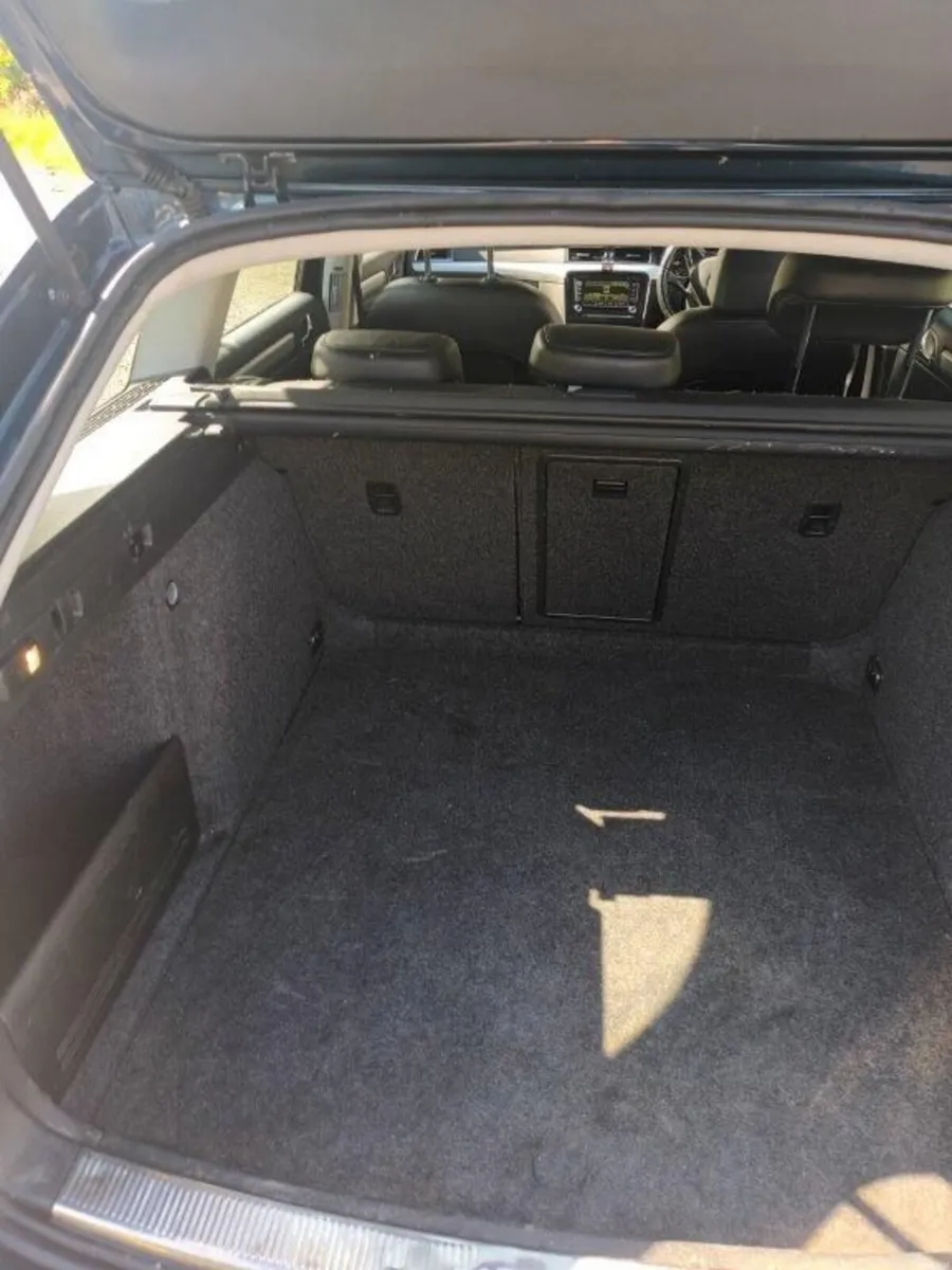 Škoda Superb Estate 2.0 TDI Elegance 140PS - Image 6