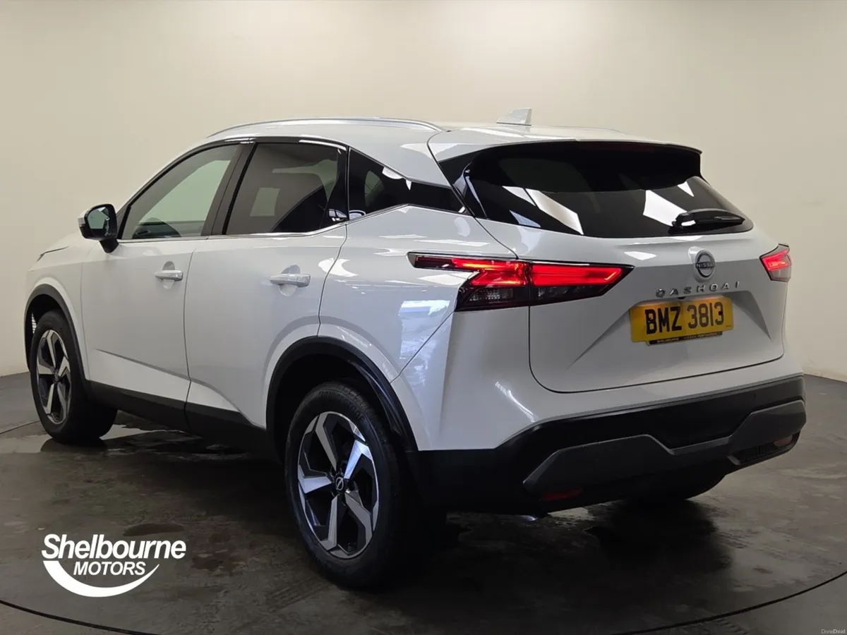 Nissan Qashqai 1.3 DiG-T MH N-Connecta 5dr - Image 2