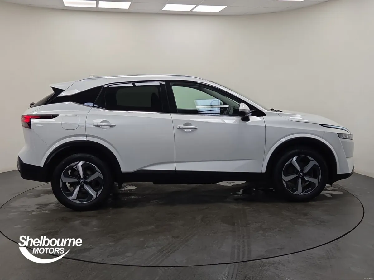 Nissan Qashqai 1.3 DiG-T MH N-Connecta 5dr - Image 3