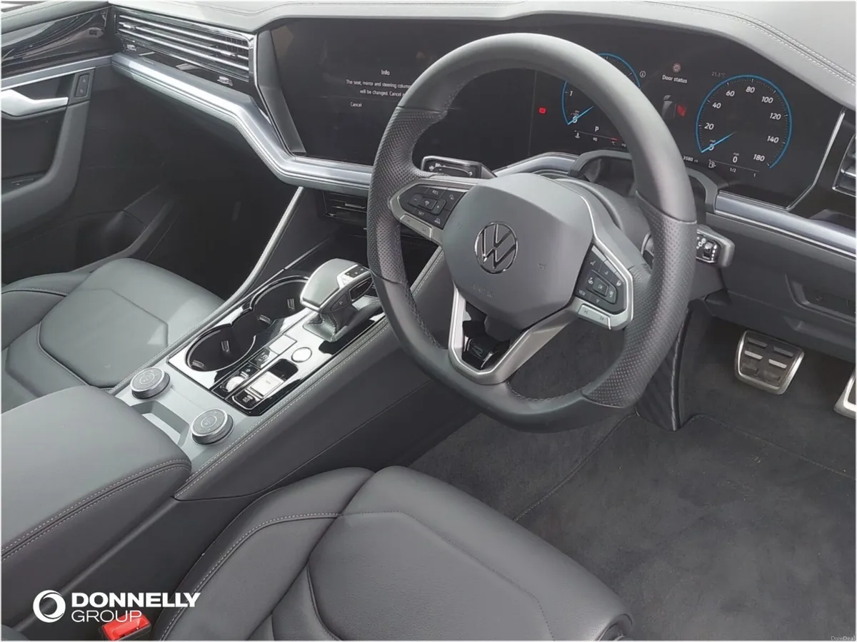 Volkswagen Touareg Diesel Estate Black Edition - Image 6