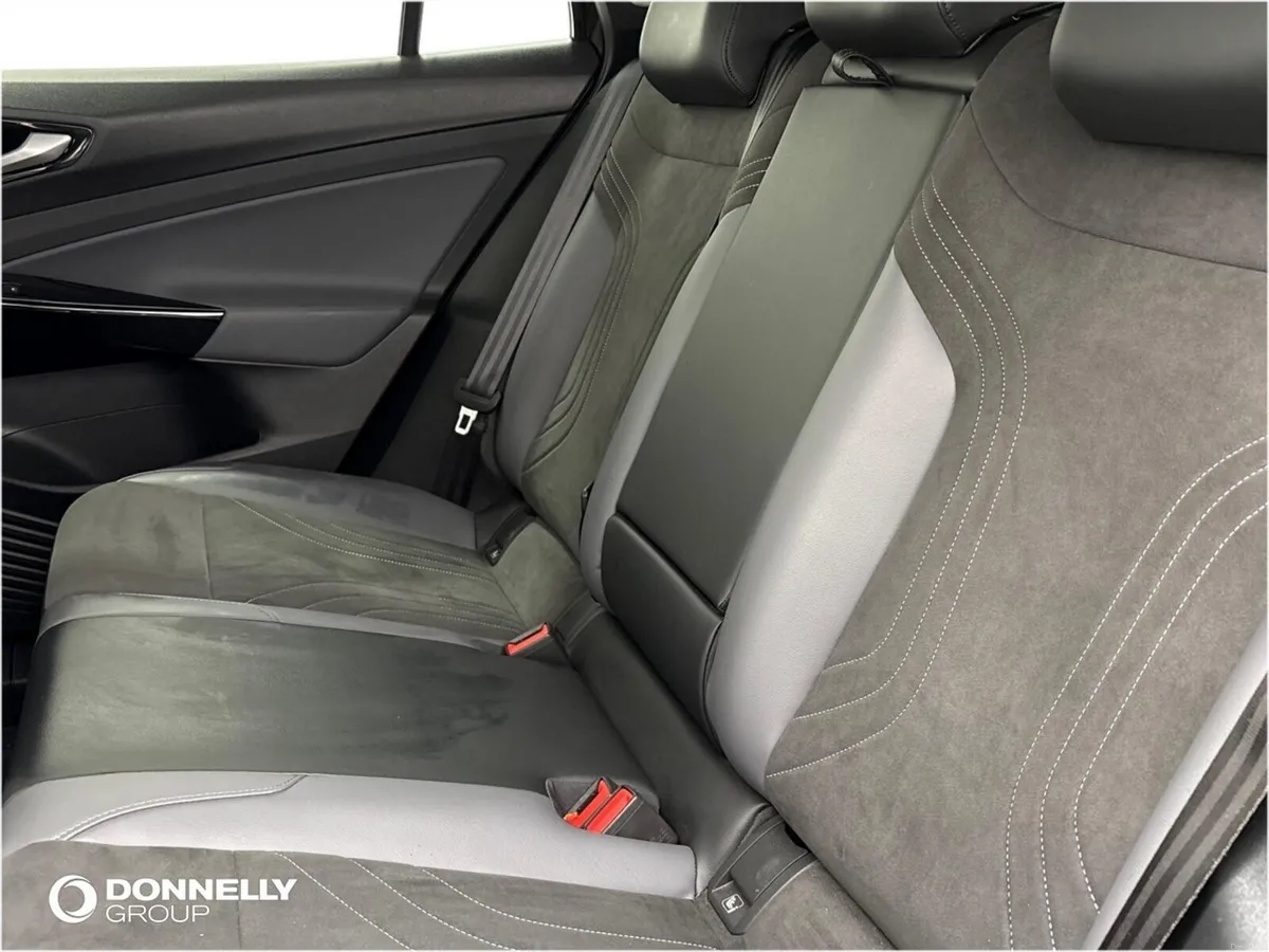 Volkswagen ID.4 109kW Life Pure 52kWh 5dr Auto - Image 5