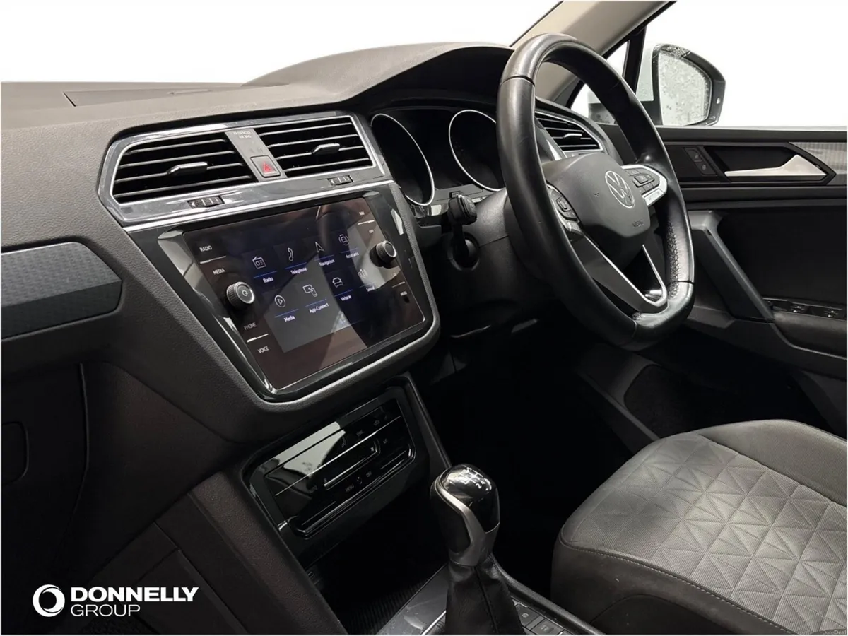 Volkswagen Tiguan 1.5 TSI Life 5dr - Image 2