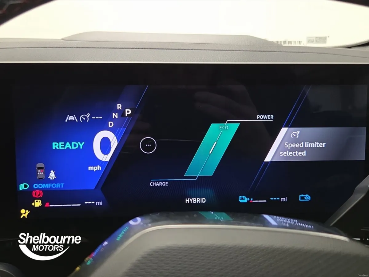 Renault Rafale E-Tech PHEV Atelier Alpine AWD 5dr - Image 6