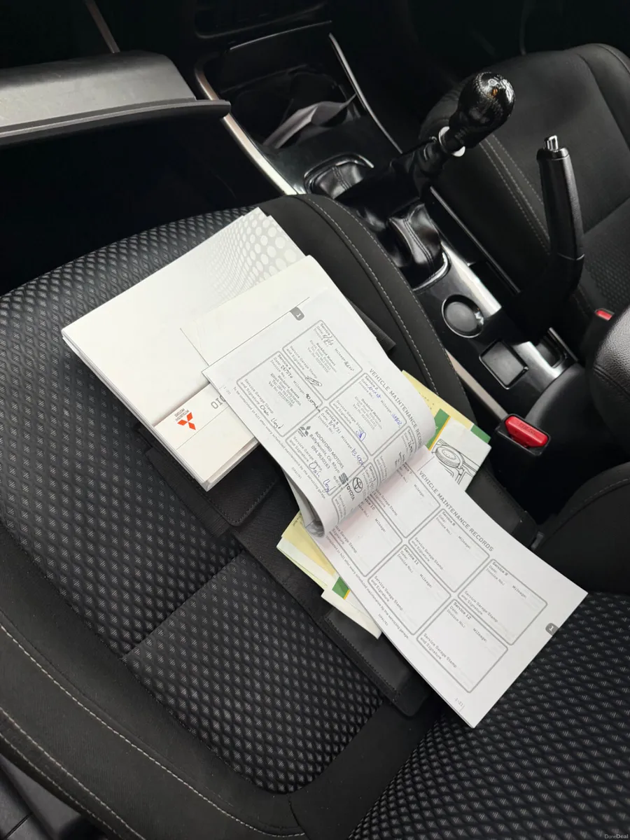Mitsubishi Outlander 2017 Diesel 5 Seat - Image 5