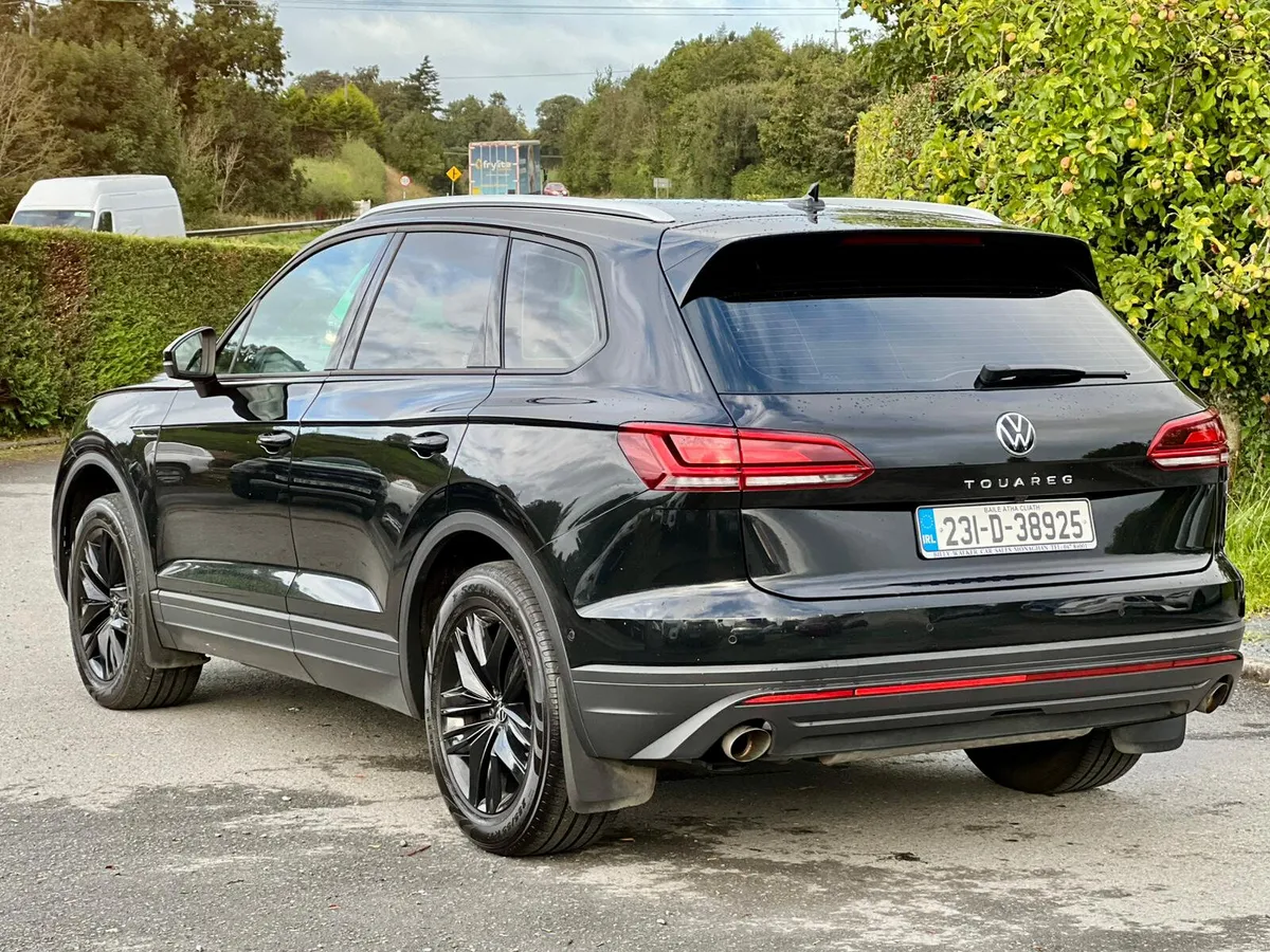 Volkswagen Touareg 2023 3.0 v6 5 seater - Image 3