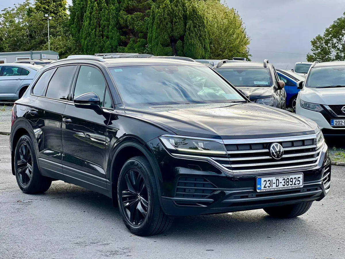 Volkswagen Touareg 2023 3.0 v6 5 seater - Image 1