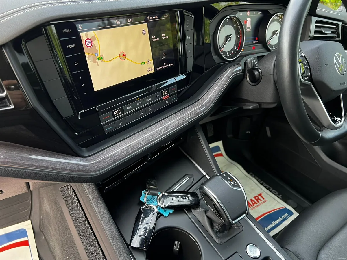 Volkswagen Touareg 2023 3.0 v6 5 seater - Image 5