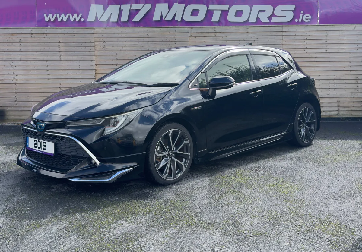 2019 Toyota Corolla Sport, Factory Bodykit, Auto - Image 3
