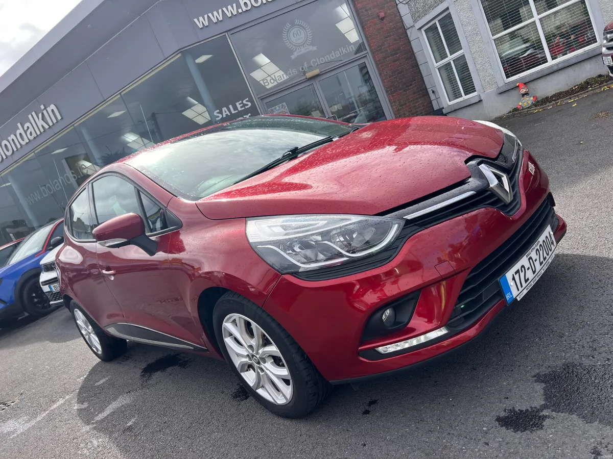 Low Kms DYNAMIQUE SAT NAV 1.2 Petrol Manual Superb - Image 1