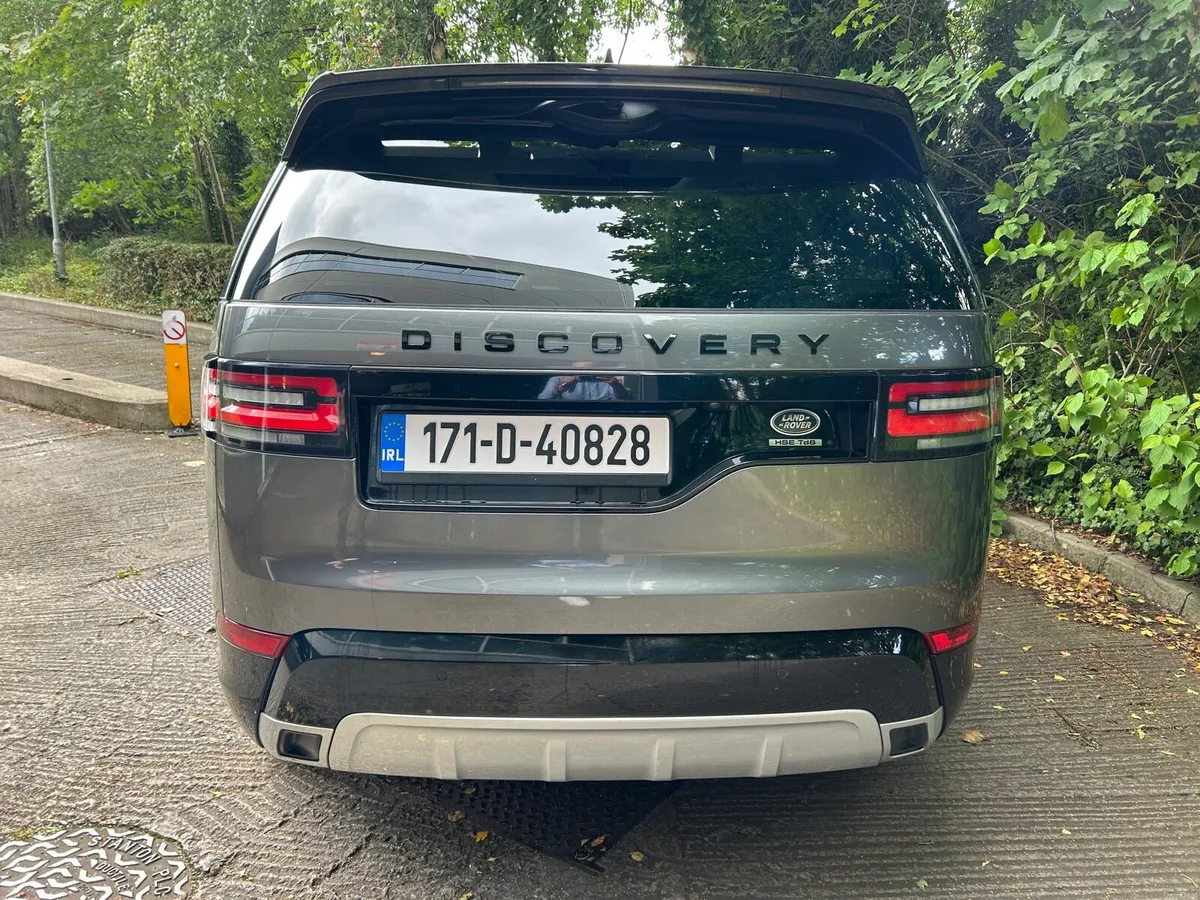 Land Rover Discovery 3.0d HSE 7 Seater - Image 4