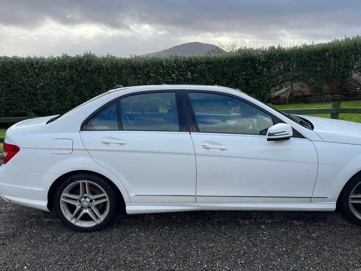 Mercedes-Benz C-Class 2013 - Image 4