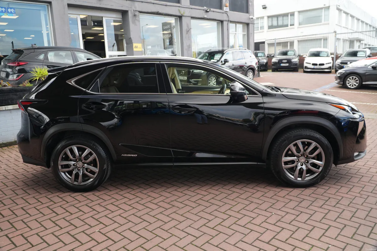 Lexus NX 2017 - Image 2