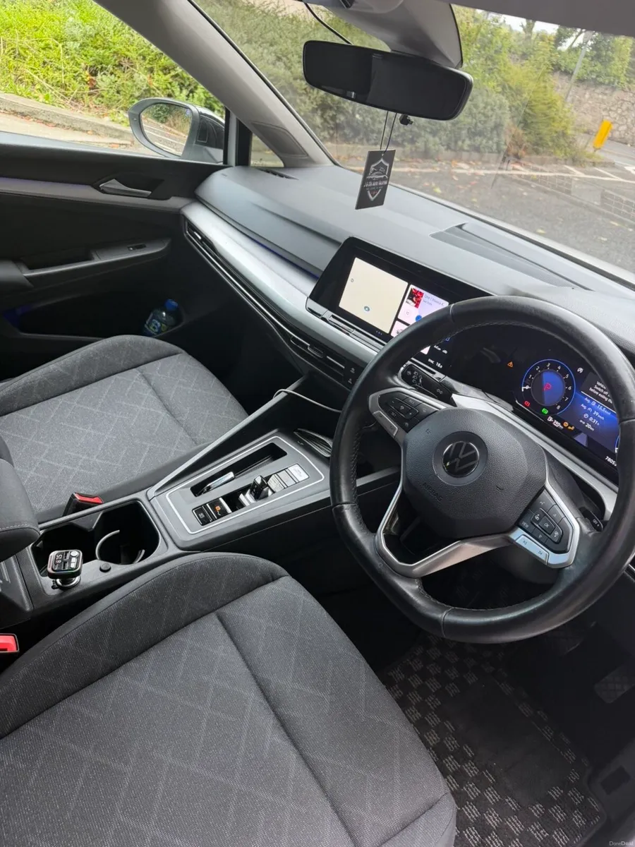 Volkswagen Gofl eTSI - Image 5