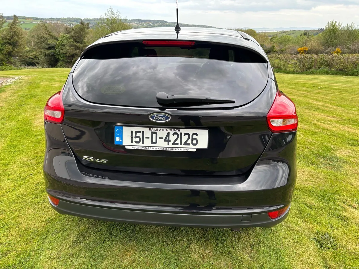 Ford Focus 1.6 ZETEC 125ps Automatic 5Door - Image 6