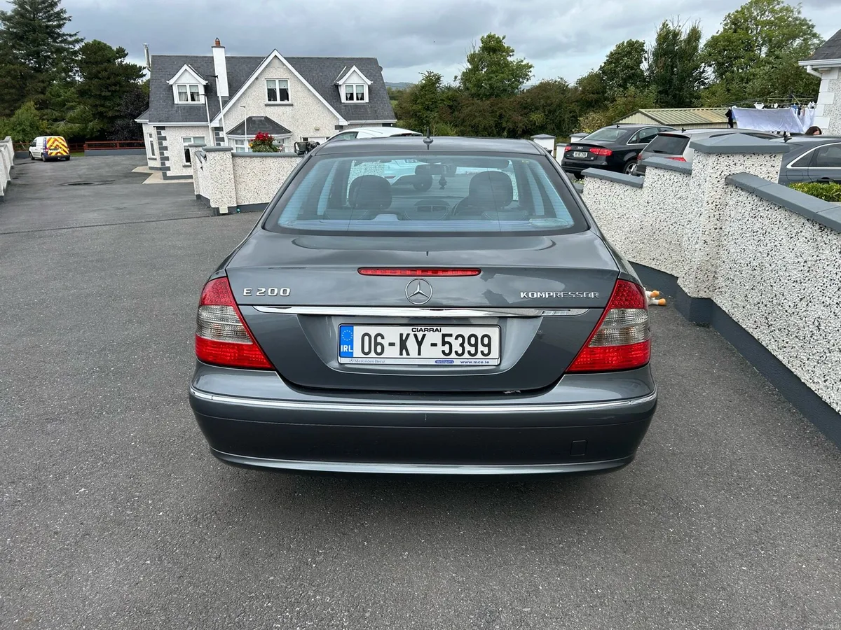 Mercedes Benz E-Class  200 Kompressor Avantgarde - Image 3