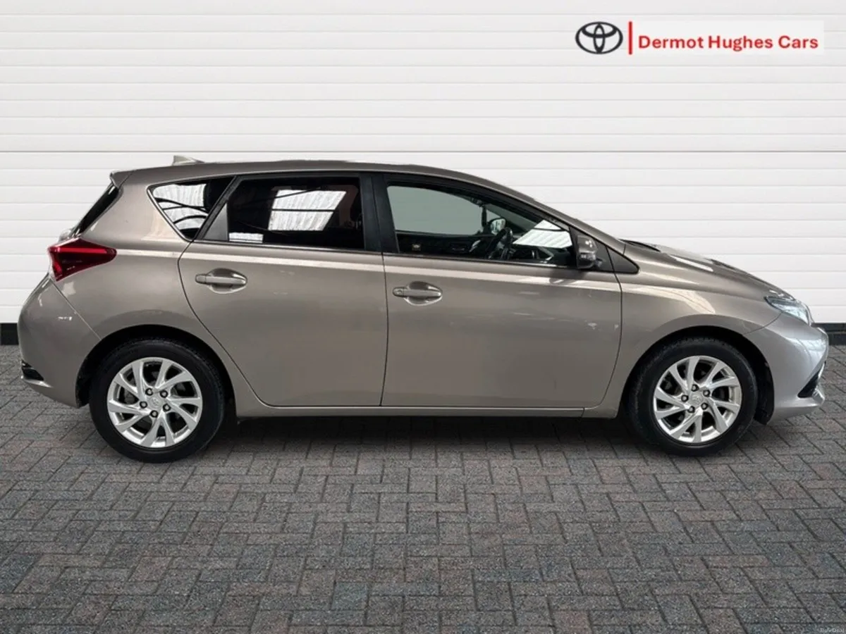 Toyota Auris AURIS 1.2T 5DR LUNA - Image 3