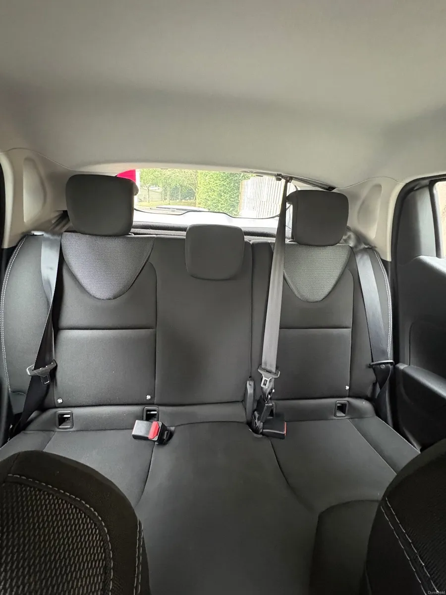 Renault Clio 2016 - Image 2