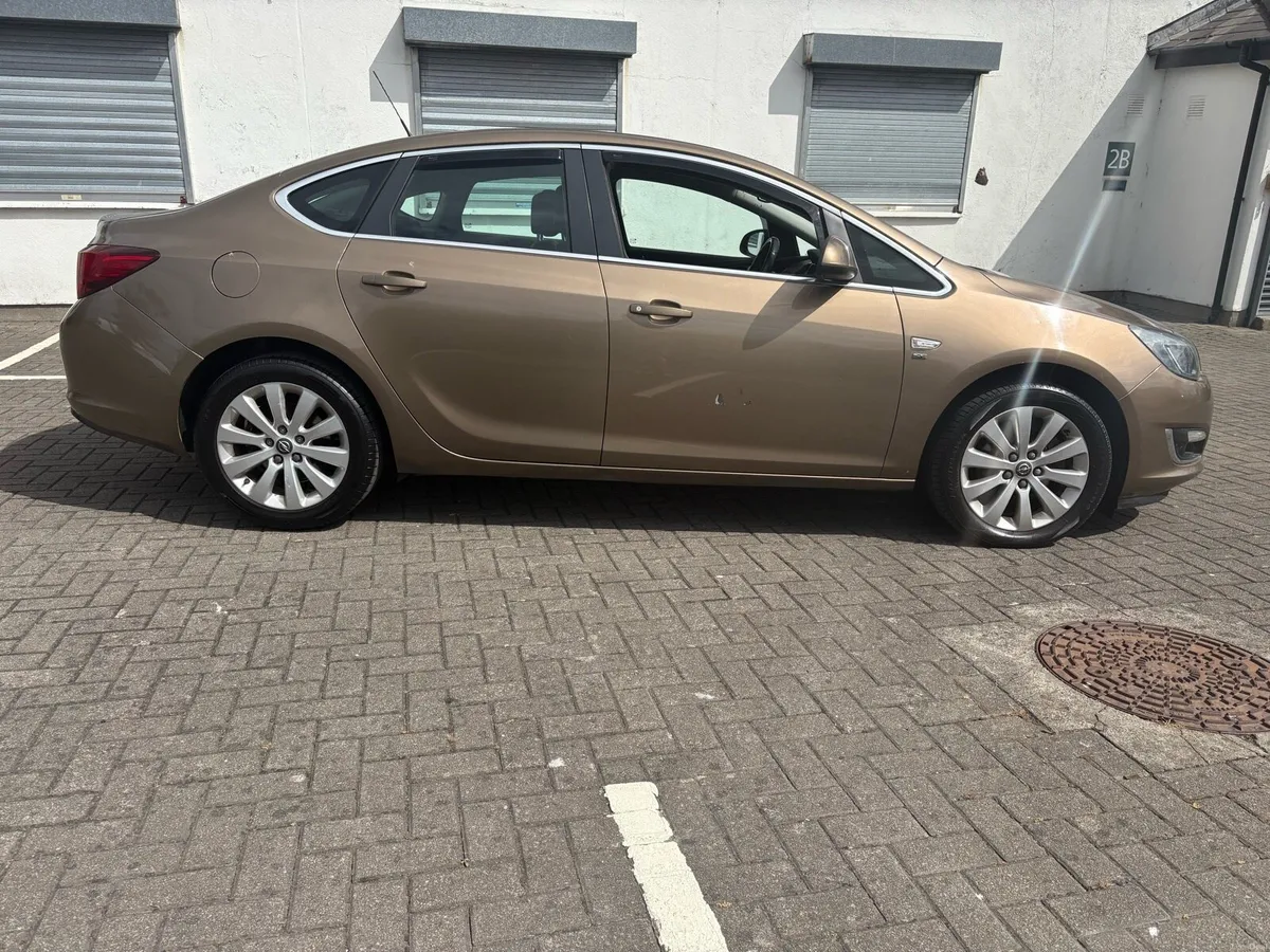 2014 Opel Astra SE 1.7 CDTI | Belt Done 03/27 NCT - Image 2