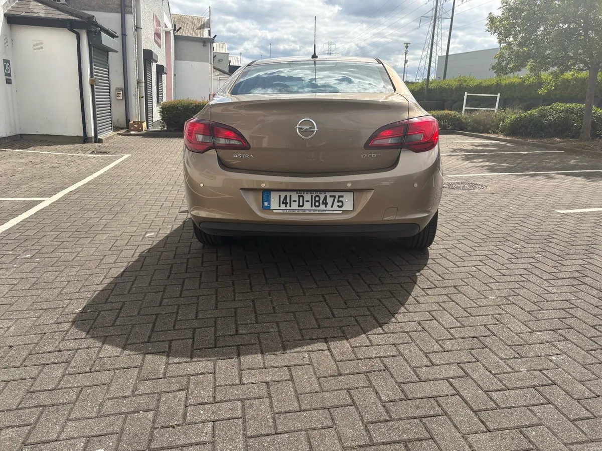 2014 Opel Astra SE 1.7 CDTI | Belt Done 03/27 NCT - Image 4