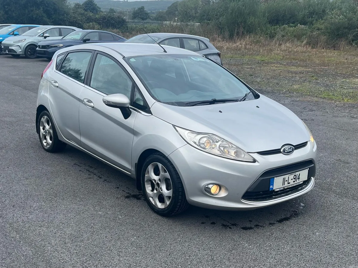 2011 ford fiesta just passed new nct 08/27 €1750 - Image 2