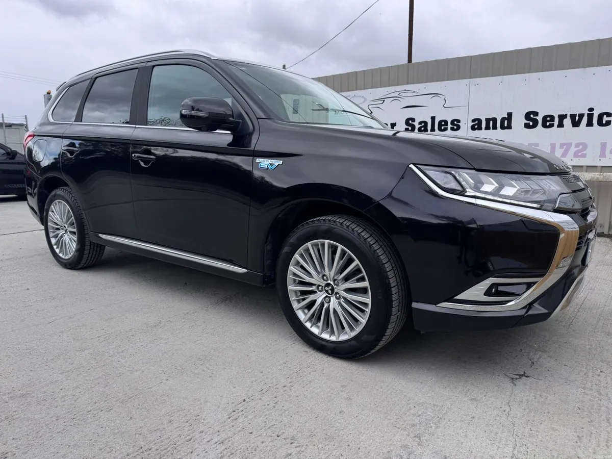 191 Mitsubishi Outlander 2.4L Plug-in EV Intense - Image 2