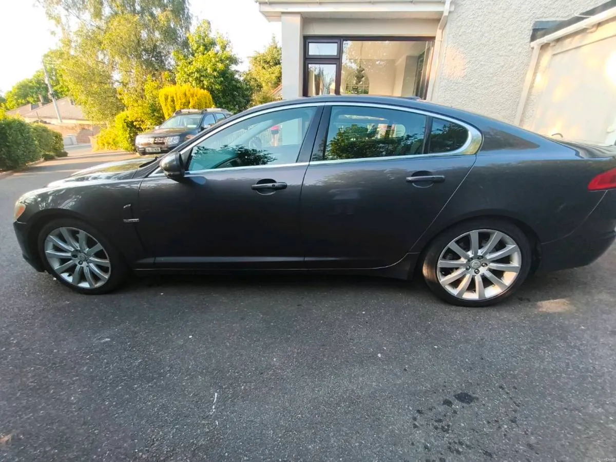 Jaguar XF - Image 5