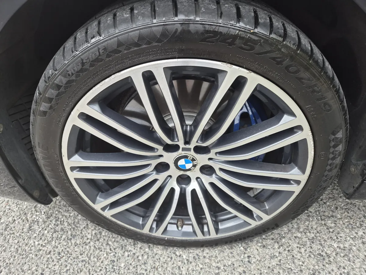 BMW 5-Series M-sport / Petrol/plug-in - Image 3