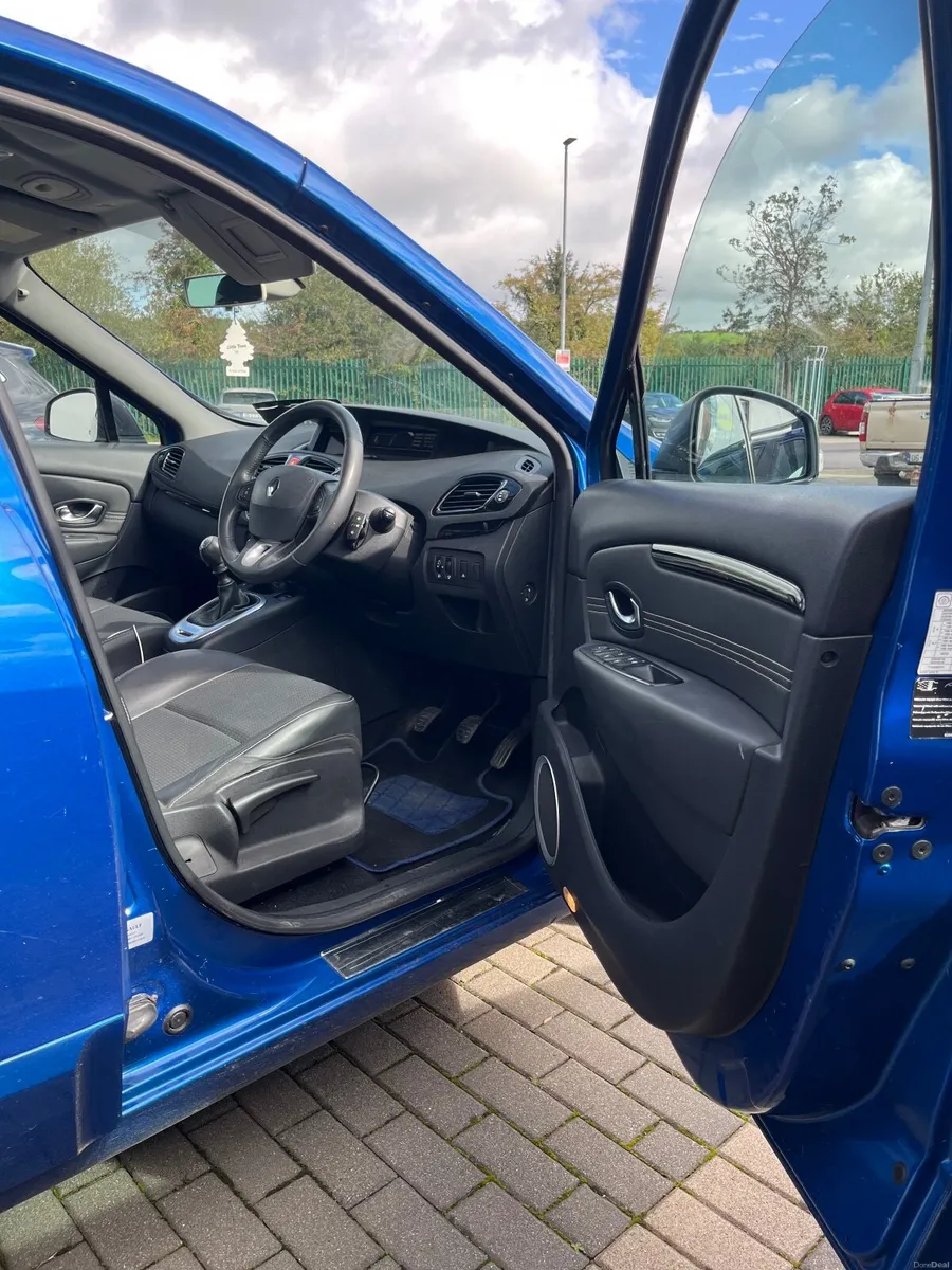 Renault Scenic 2011 - Image 2