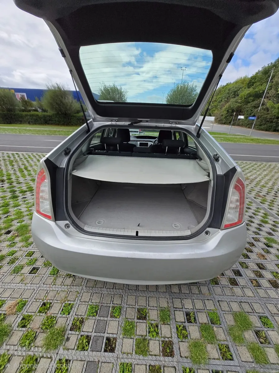 Toyota Prius 2014 - Image 4