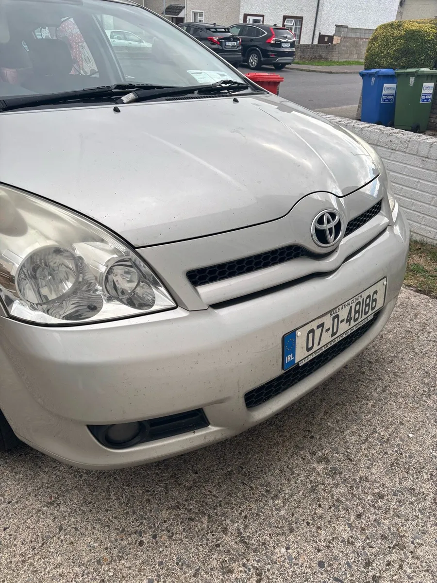 Toyota Corolla verso - Image 2