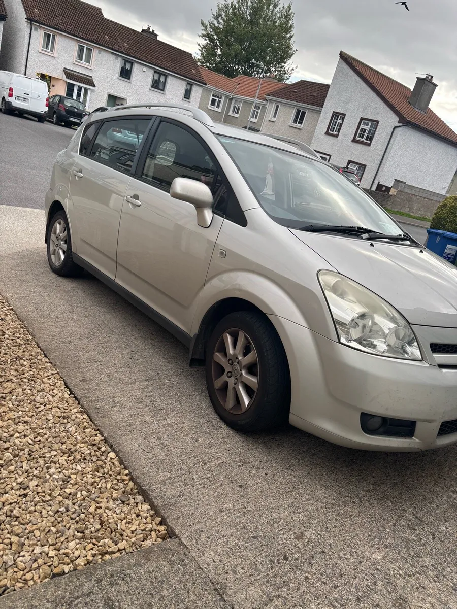 Toyota Corolla verso - Image 1