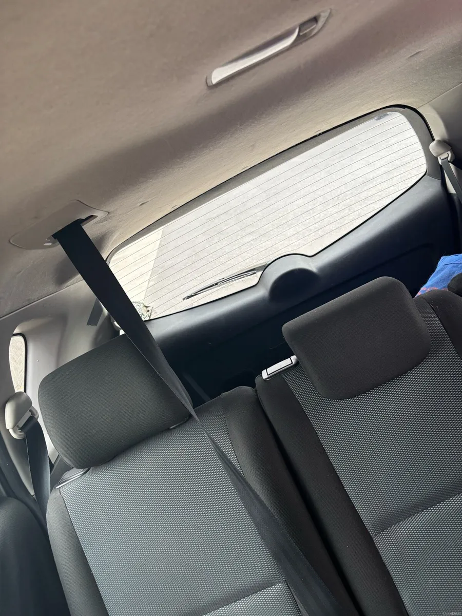 Toyota Corolla verso - Image 5