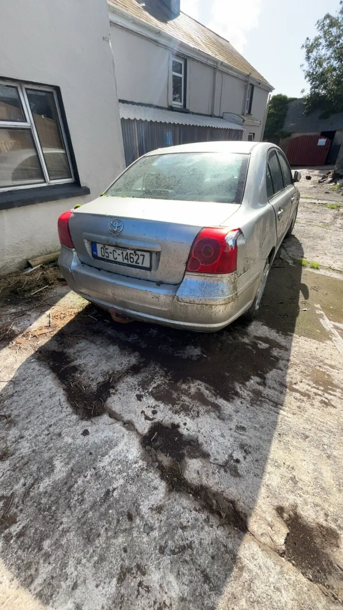 Toyota avensis for breaking - Image 2