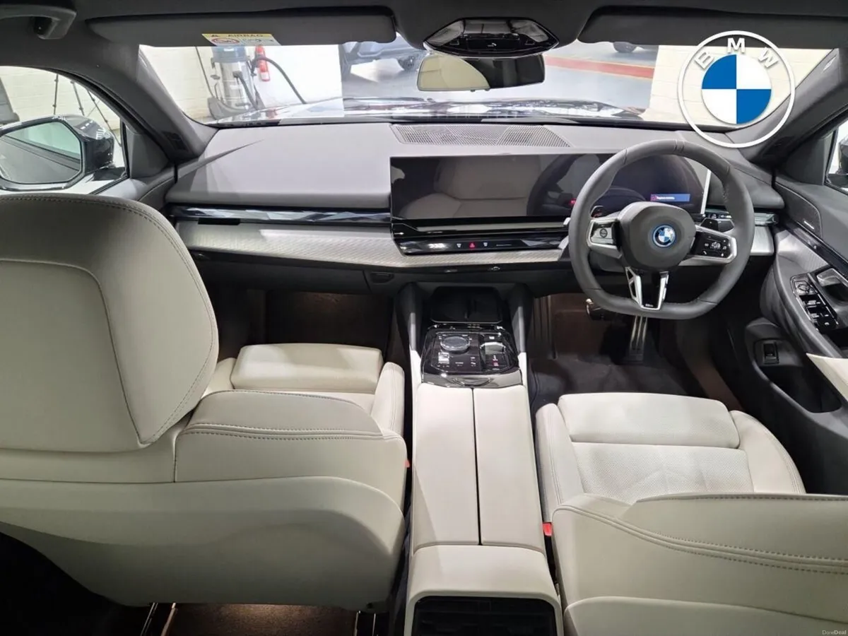 BMW 5-Series 530e M Sport Saloon - Image 4