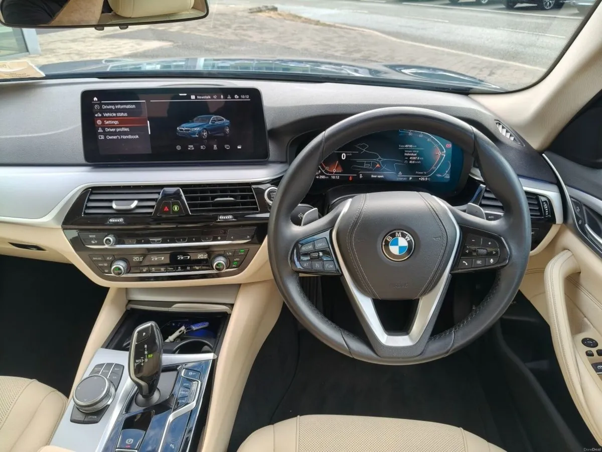 BMW 5-Series 520d SE Saloon - Image 4
