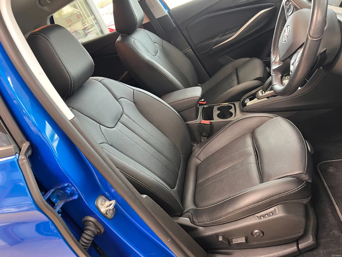 Top Spec ELITE PHEV Hybrid Auto Twin Tone 225 BHP - Image 3
