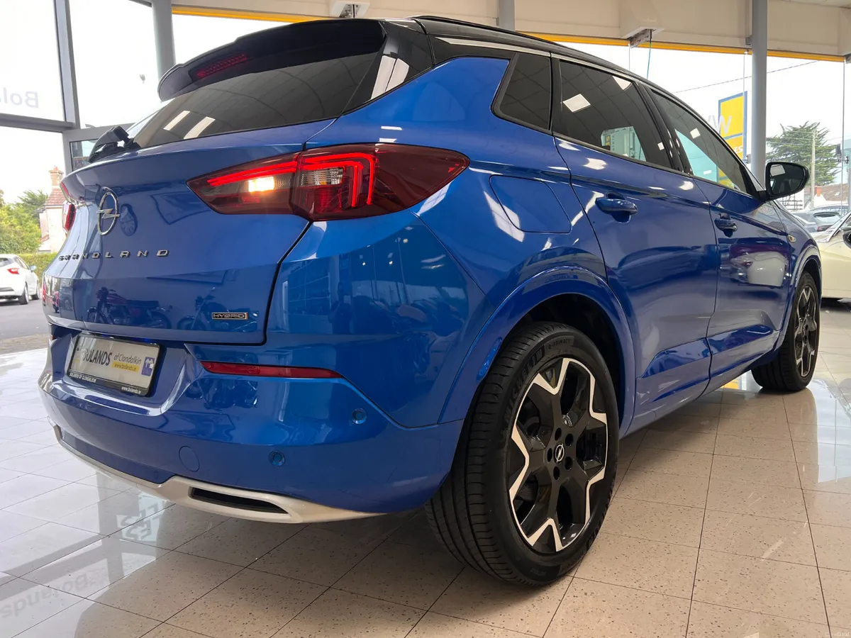 Top Spec ELITE PHEV Hybrid Auto Twin Tone 225 BHP - Image 4